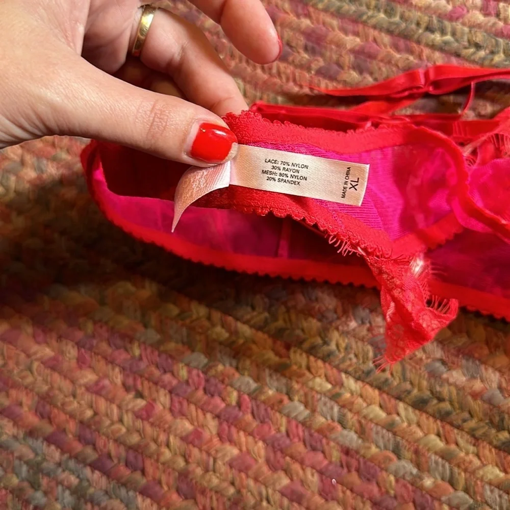 VICTORIAS SECRET SEXY RED & PINK LACE GARTER BELT_3